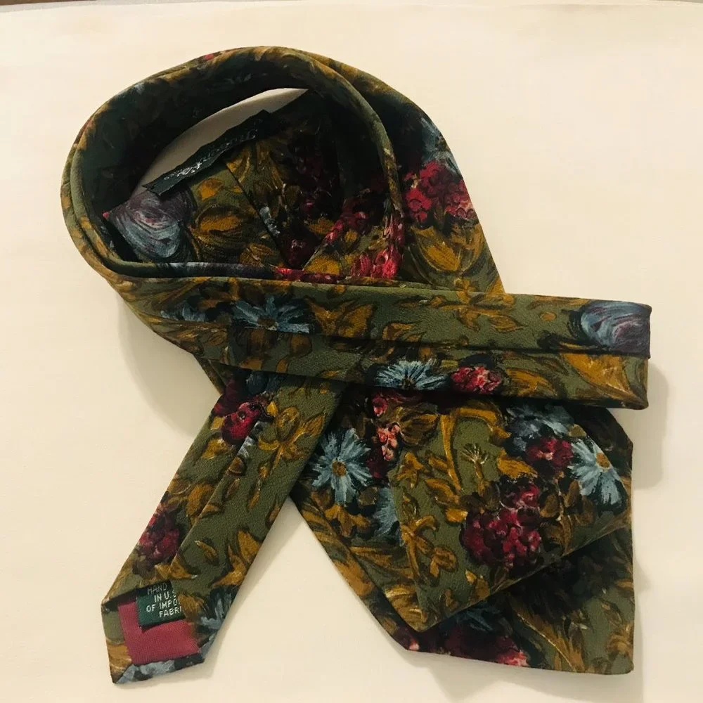 Robert’s Executive Accessories Ltd. VTG Silk Neck Tie Floral Hand Made in USA